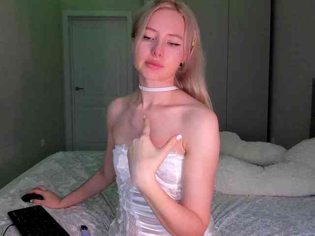 LillyEll webcam