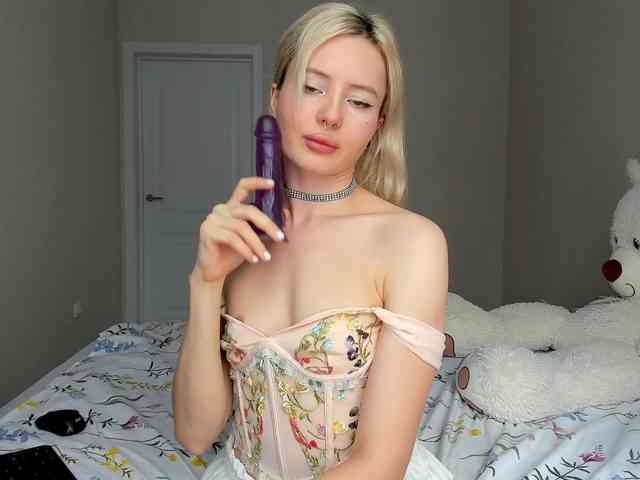 LillyEll's webcam live show