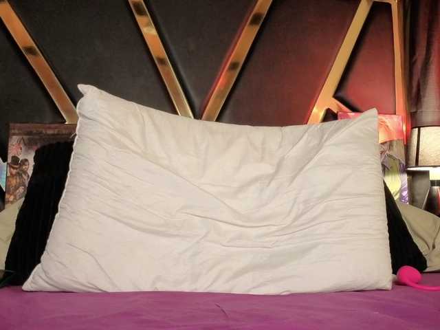 MagiArias's BongaCams show and profile