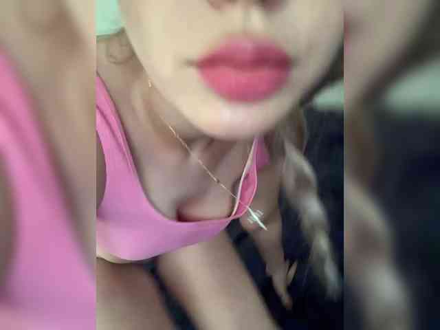 MissSecret-1 webcam