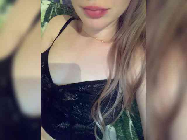 MissSecret-1 webcam