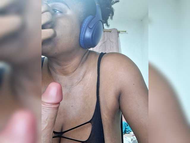 GoddessCarrie's BongaCams show and profile