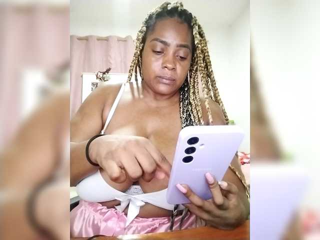 GoddessCarrie's BongaCams show and profile