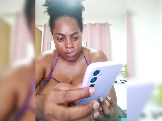 GoddessCarrie's BongaCams show and profile