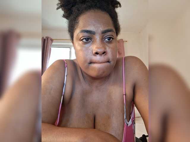 GoddessCarrie's BongaCams show and profile