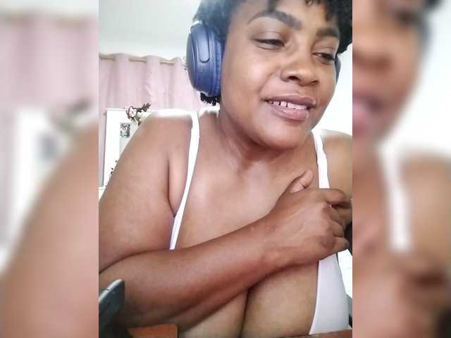 GoddessCarrie's BongaCams show and profile