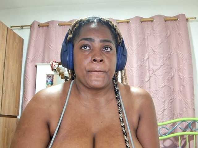 GoddessCarrie's BongaCams show and profile