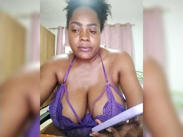 GoddessCarrie's BongaCams show and profile