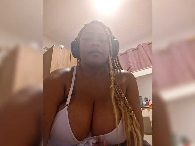 GoddessCarrie's BongaCams show and profile