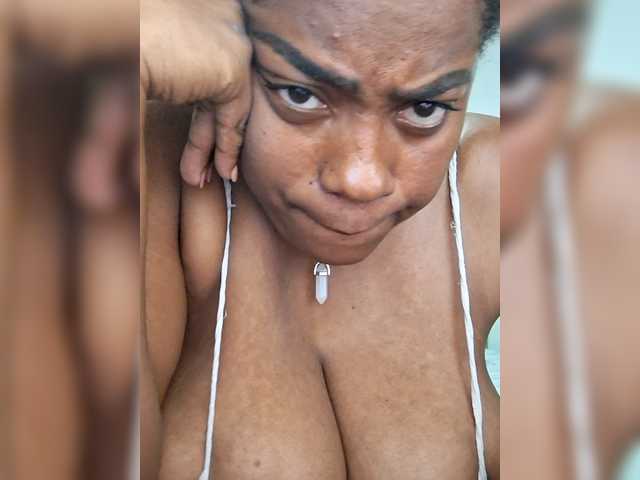 GoddessCarrie's BongaCams show and profile