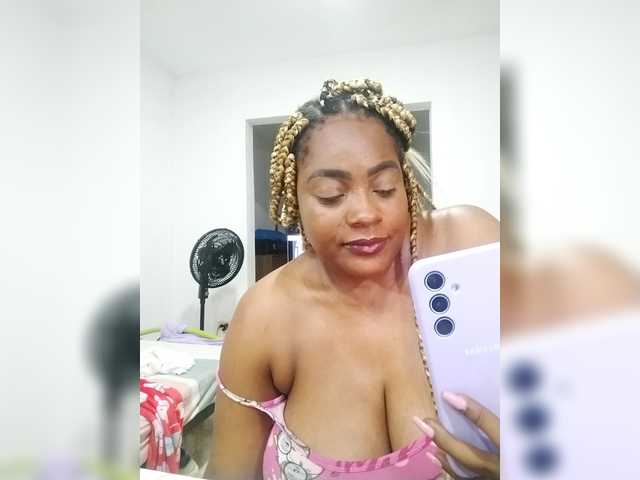 GoddessCarrie's BongaCams show and profile