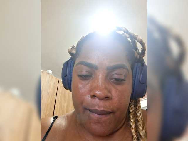 GoddessCarrie's BongaCams show and profile