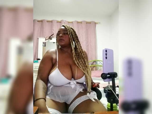 GoddessCarrie from BongaCams is Freechat