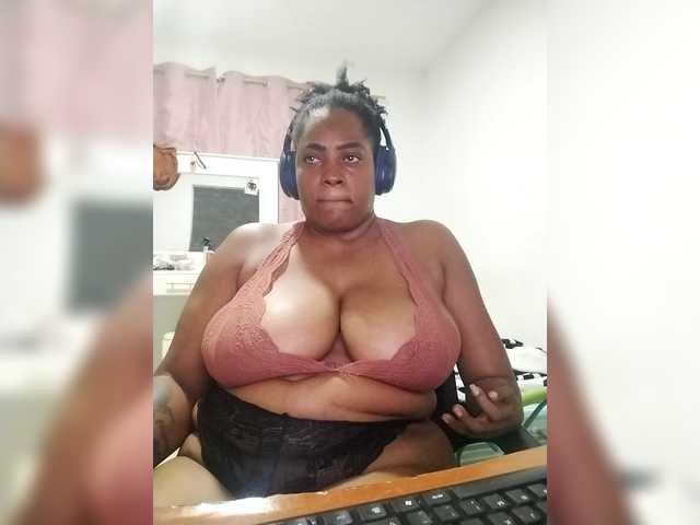 GoddessCarrie's BongaCams show and profile