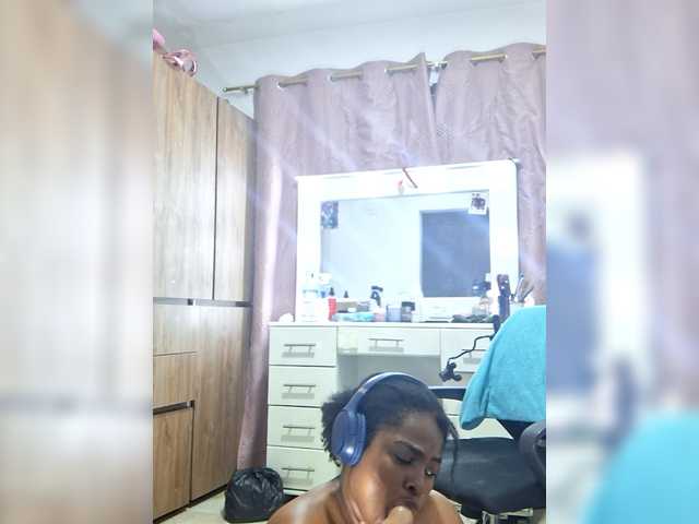 GoddessCarrie's BongaCams show and profile