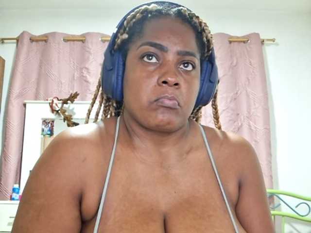 GoddessCarrie's BongaCams show and profile