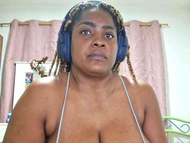 GoddessCarrie webcam