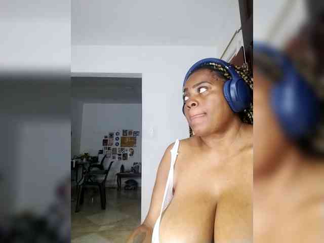 GoddessCarrie webcam