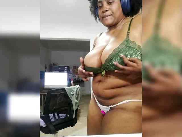 GoddessCarrie webcam