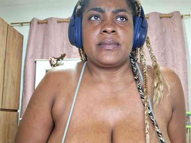 GoddessCarrie webcam