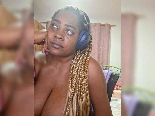 GoddessCarrie webcam