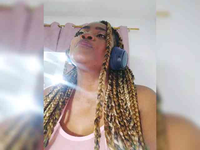 GoddessCarrie webcam