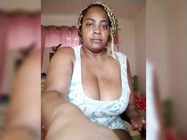 GoddessCarrie webcam