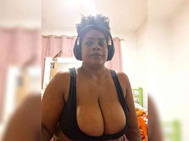 GoddessCarrie webcam