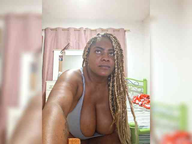 GoddessCarrie webcam