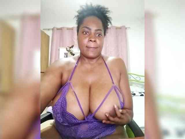 GoddessCarrie webcam