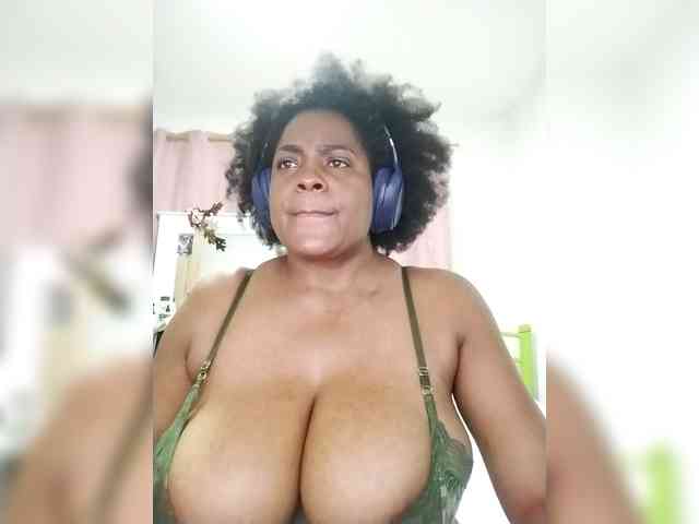 GoddessCarrie webcam