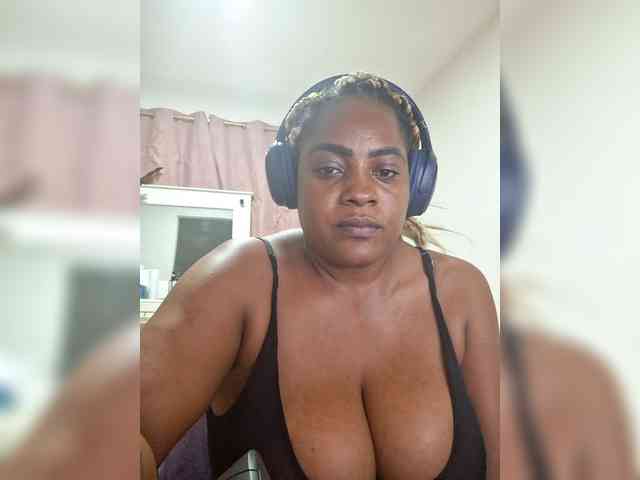 GoddessCarrie webcam