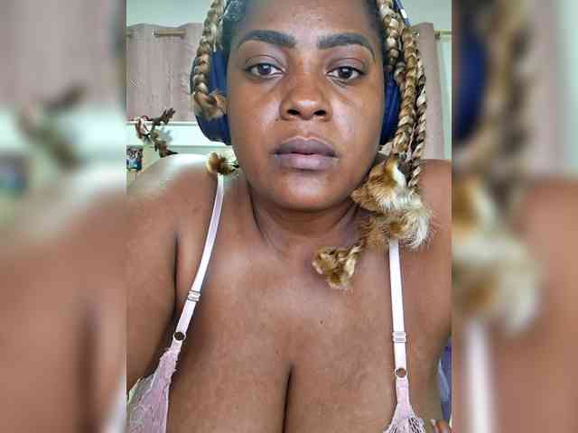 GoddessCarrie webcam