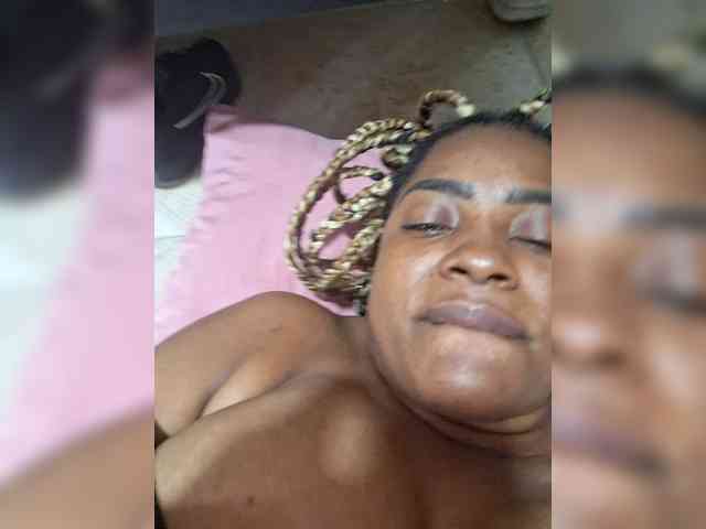 GoddessCarrie webcam