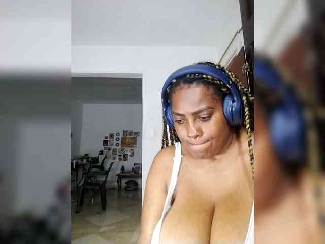 GoddessCarrie webcam