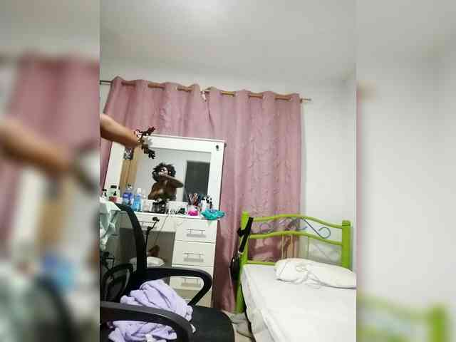 GoddessCarrie webcam