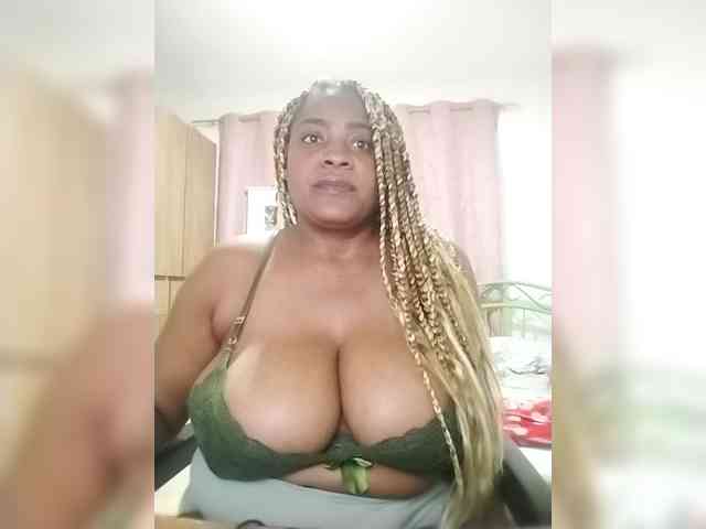 GoddessCarrie webcam