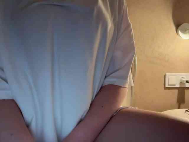 GoddessBratRosa webcam