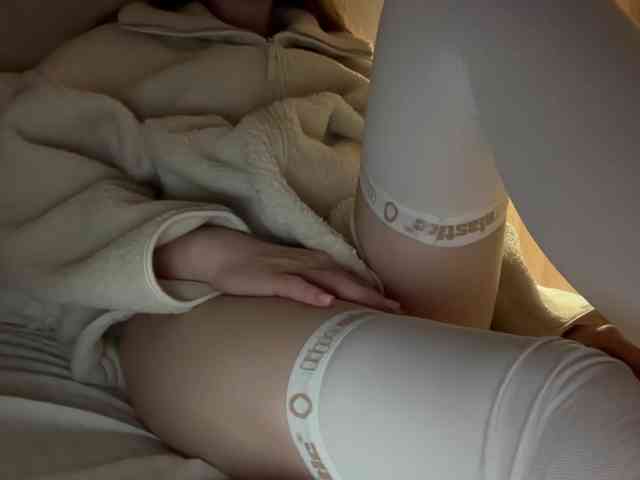 GoddessBratRosa webcam