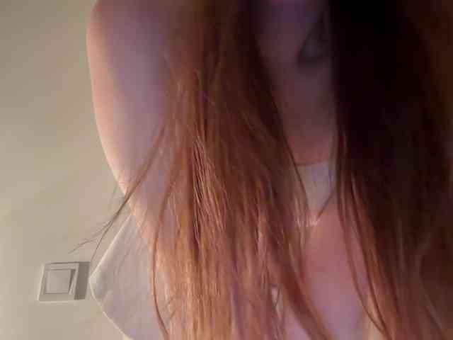 GoddessBratRosa webcam