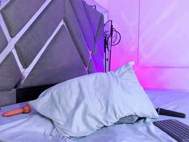 Camille-Juicy webcam