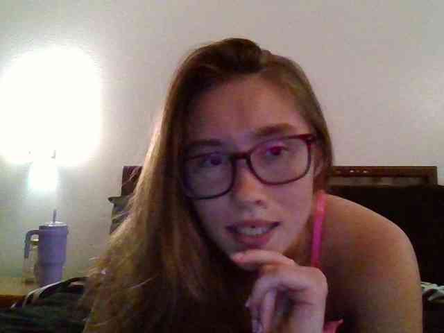 chatting Vanessarose4825