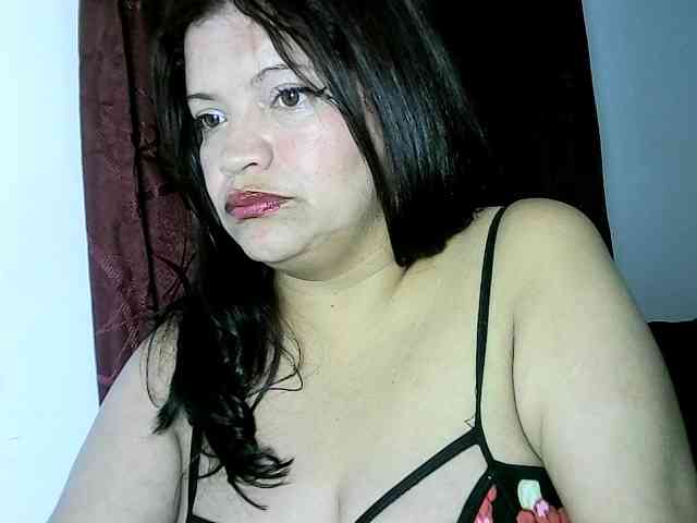 Bigmami-squirt webcam