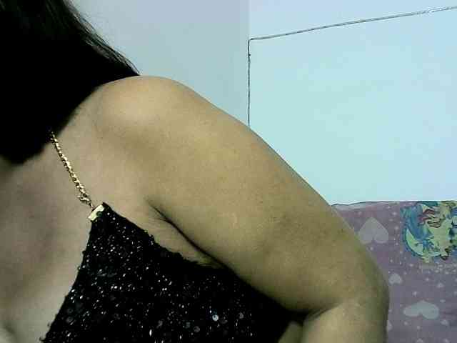 Bigmami-squirt webcam