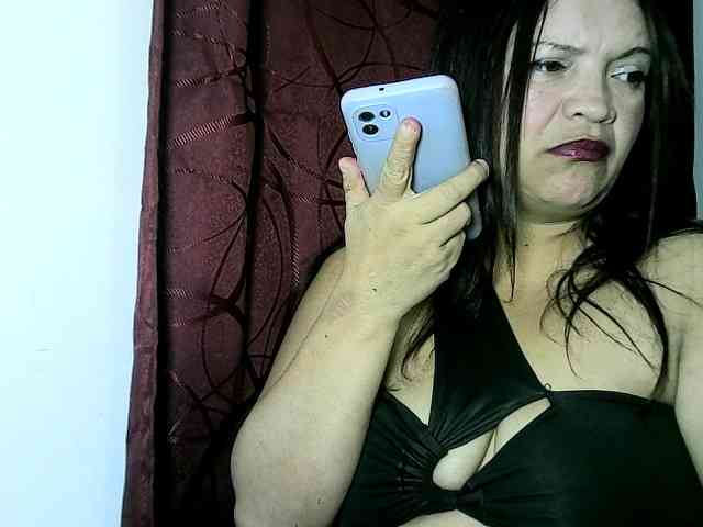 Bigmami-squirt webcam