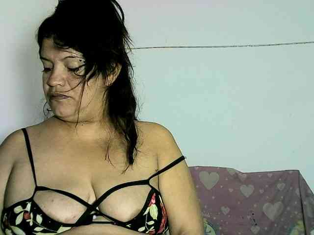 Bigmami-squirt webcam
