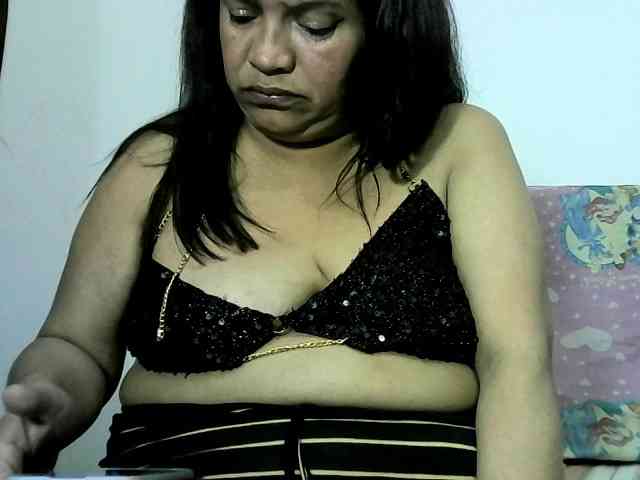 Bigmami-squirt webcam