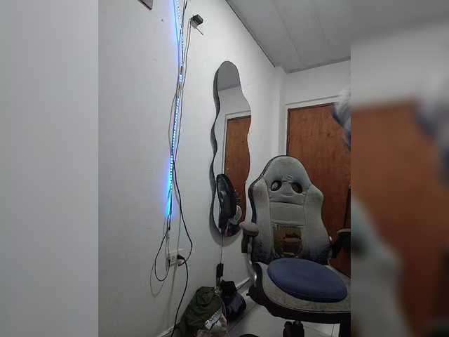 ROOMEXOTIC11's BongaCams show and profile