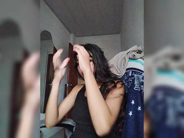 ROOMEXOTIC11's BongaCams show and profile