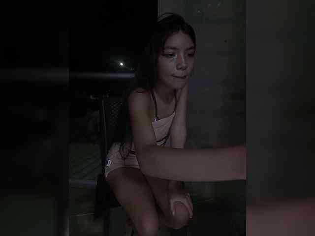 ROOMEXOTIC11 webcam